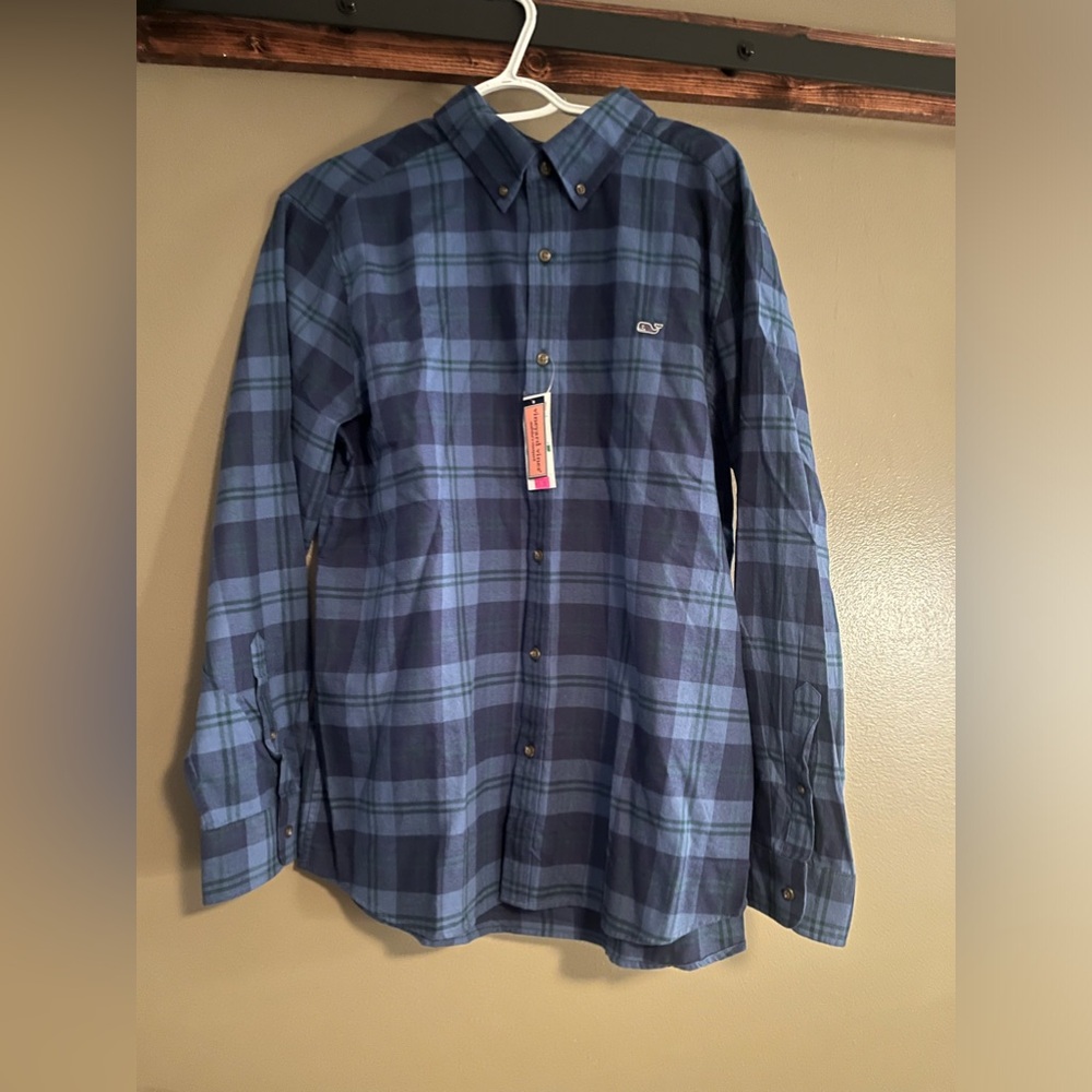 Vineyard vines whale shirt Large